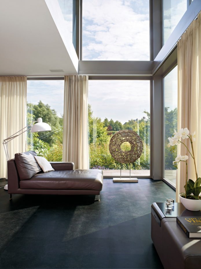 linoleum nero negli interni