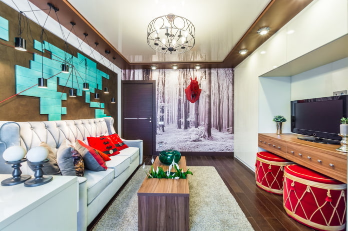 soffitto teso con lampadario nel soggiorno
