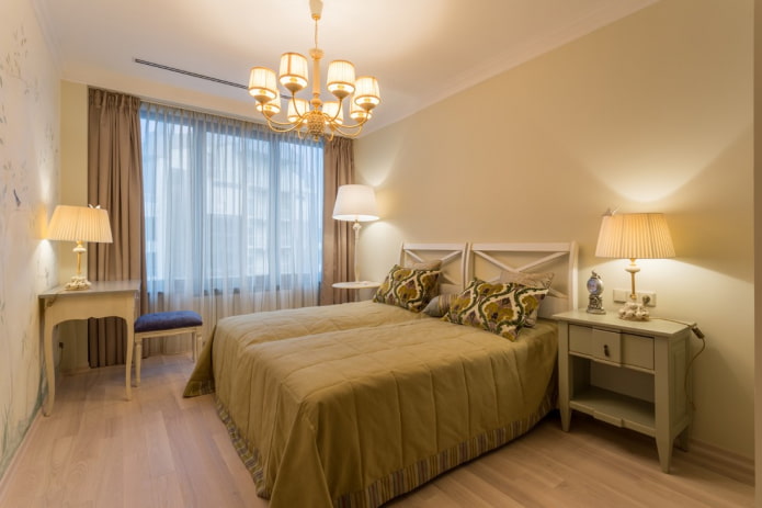 lampadario a soffitto nella camera da letto in stile provenzale
