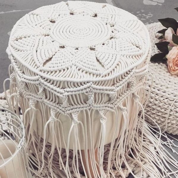 pouf in macramè