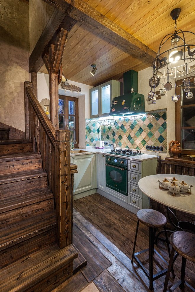 Cucina nei toni del bianco e del marrone