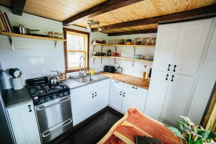Cucina rustica bianca