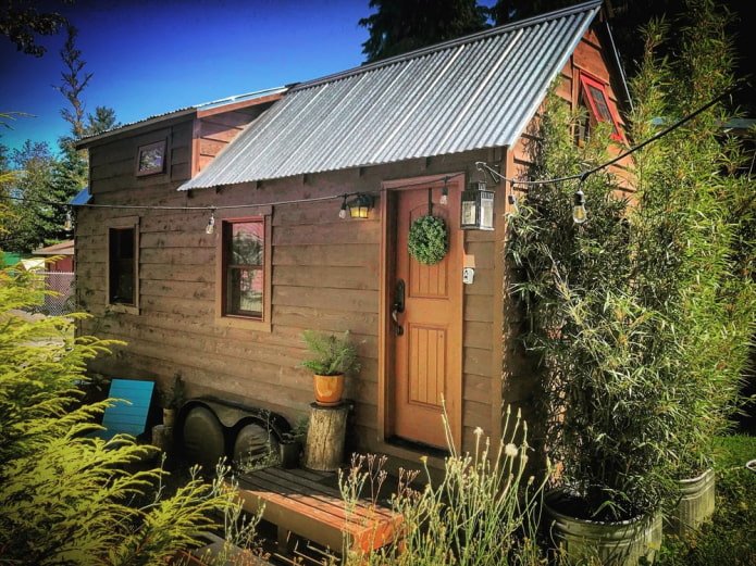 Tiny Tack House in estate