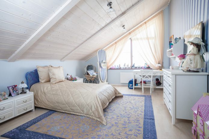 soffitto mansardato in legno