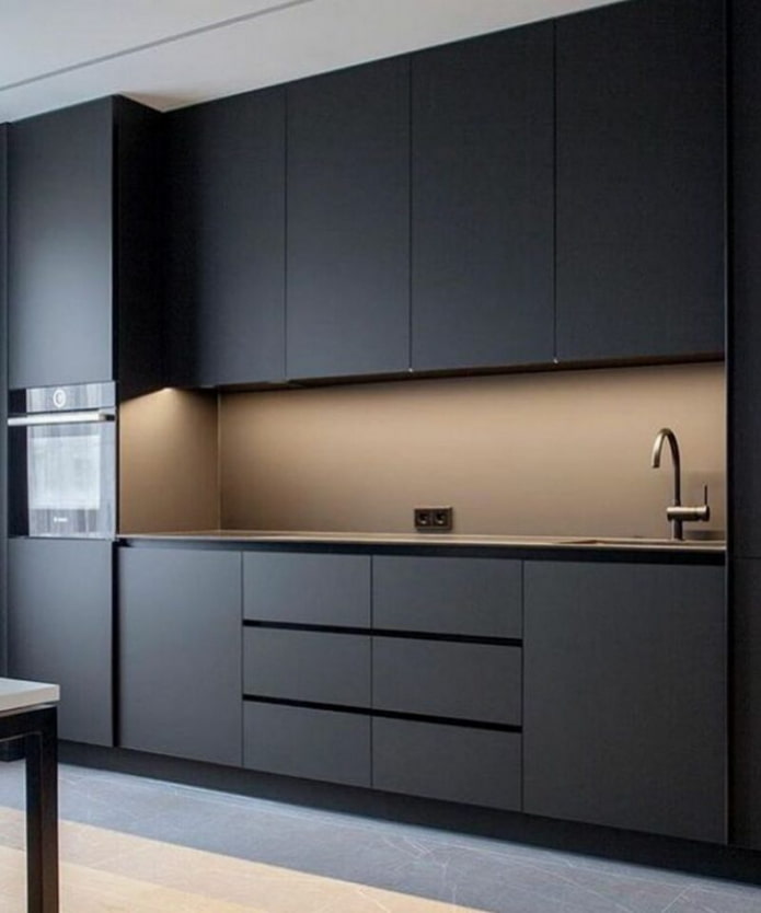 cucina nei toni del nero