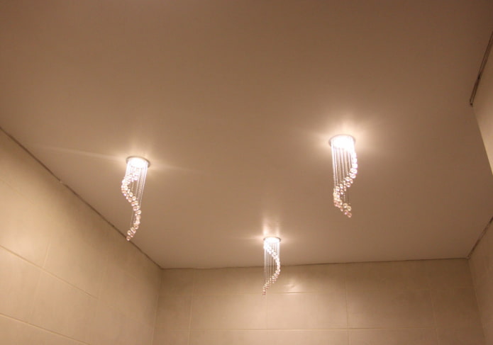 soffitto teso opaco con lampadine
