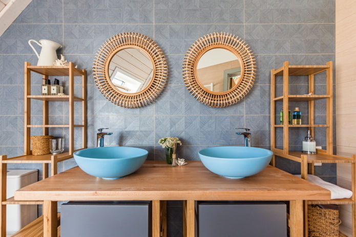 disposizione simmetrica del bagno