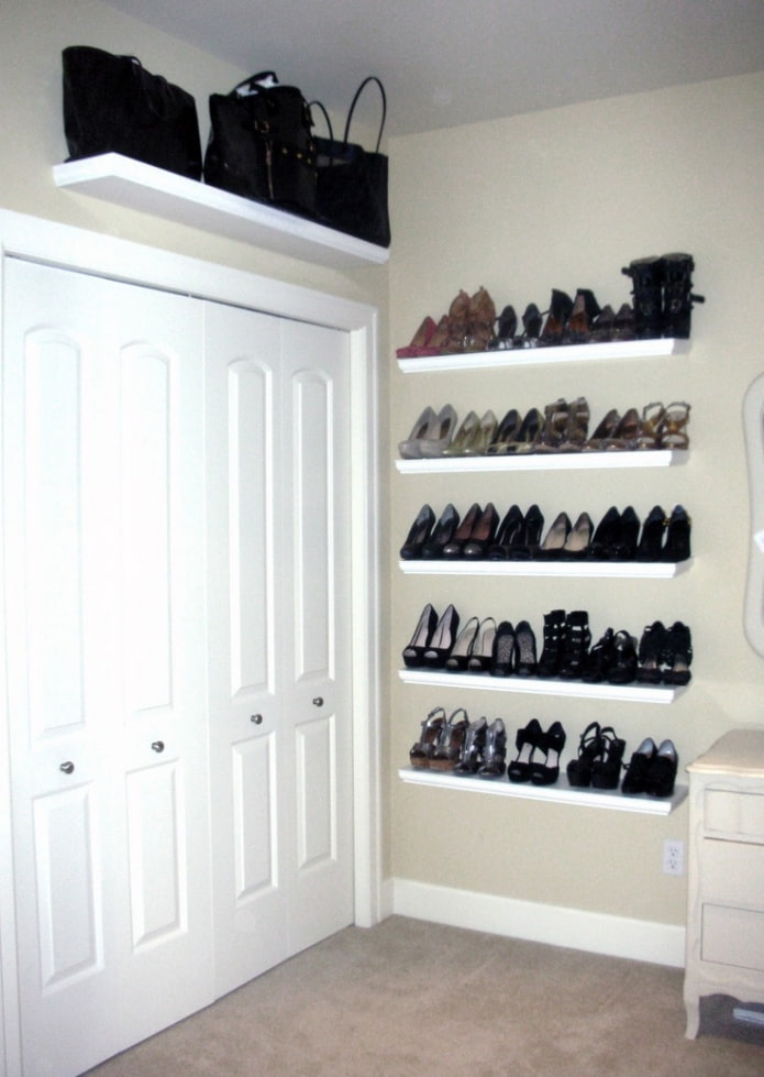mensole per scarpe