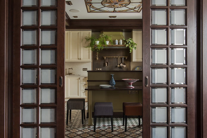 porte con inserti in vetro quadrati