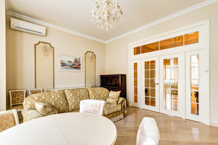 porte con vetro bronzo all'interno
