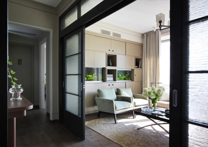 porte con vetro rigato all'interno