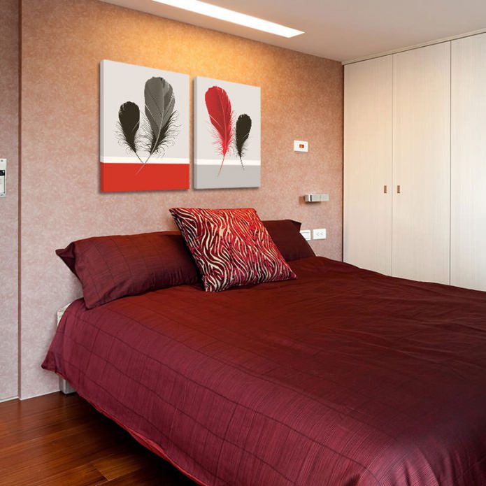 Quadro modulare moderno nell'interno della camera da letto
