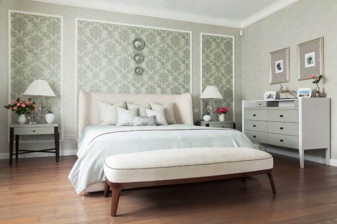 modanature a parete nell'interno della camera da letto