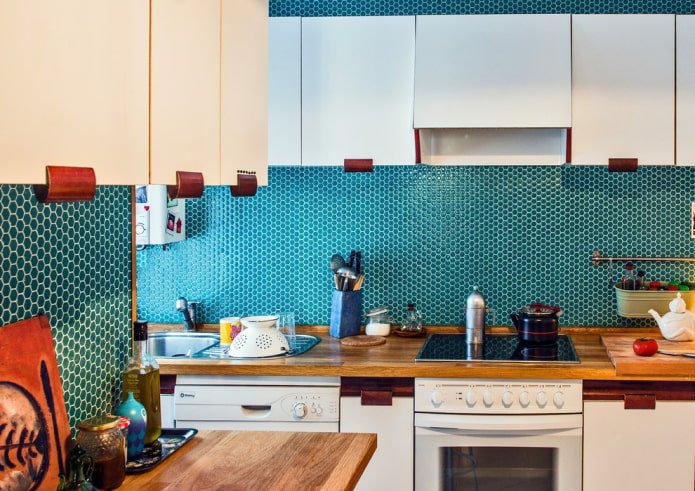 piastrelle a mosaico turchese in cucina