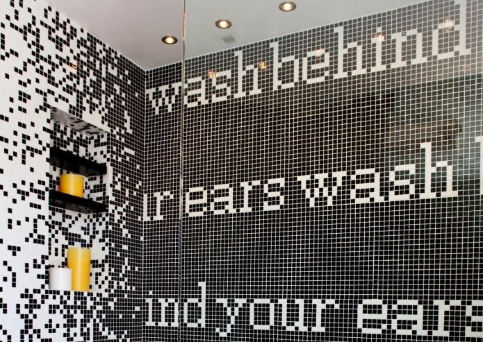 iscrizioni decorative a mosaico all'interno