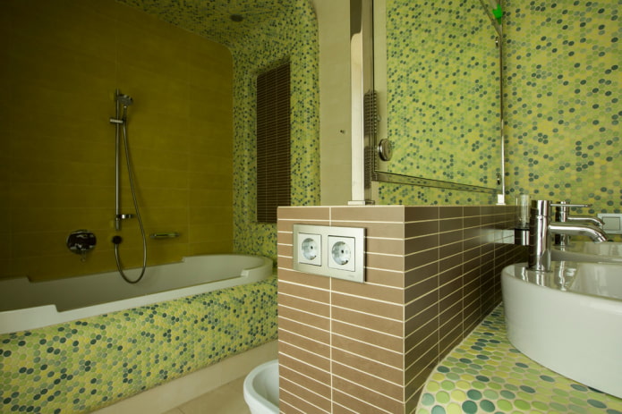 mosaico rotondo nell'interno del bagno