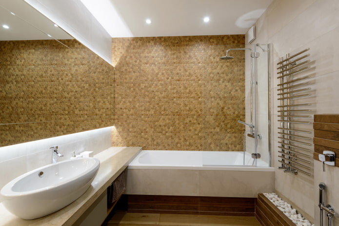 mosaico esagonale nell'interno del bagno
