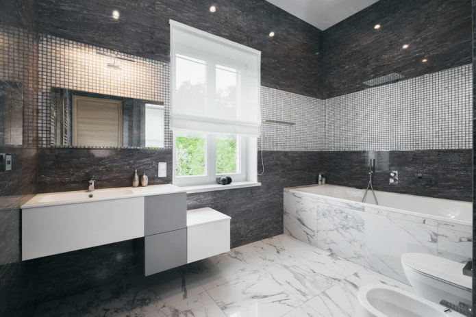 inserti a mosaico nell'interno del bagno