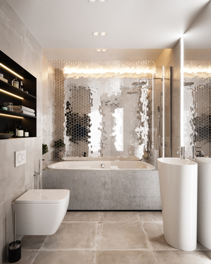 mosaico a specchio nell'interno del bagno