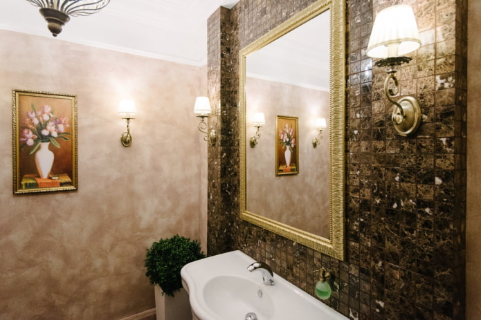 mosaico in pietra nell'interno del bagno