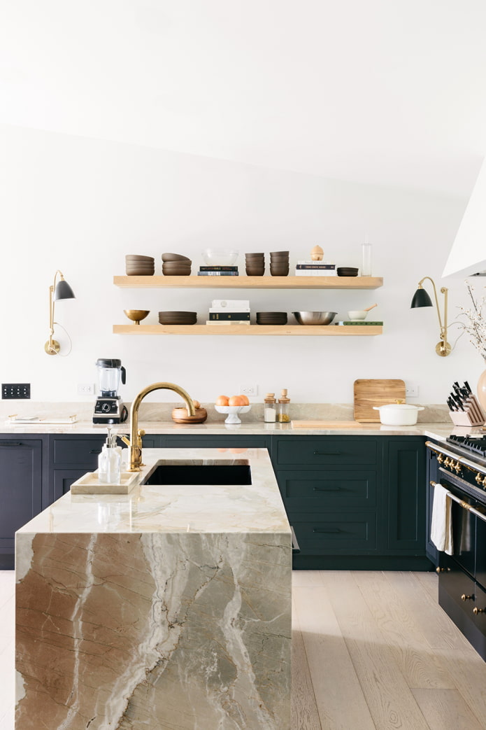 piano di lavoro in marmo beige