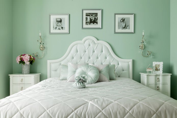 camera da letto con pareti color menta a tinta unita