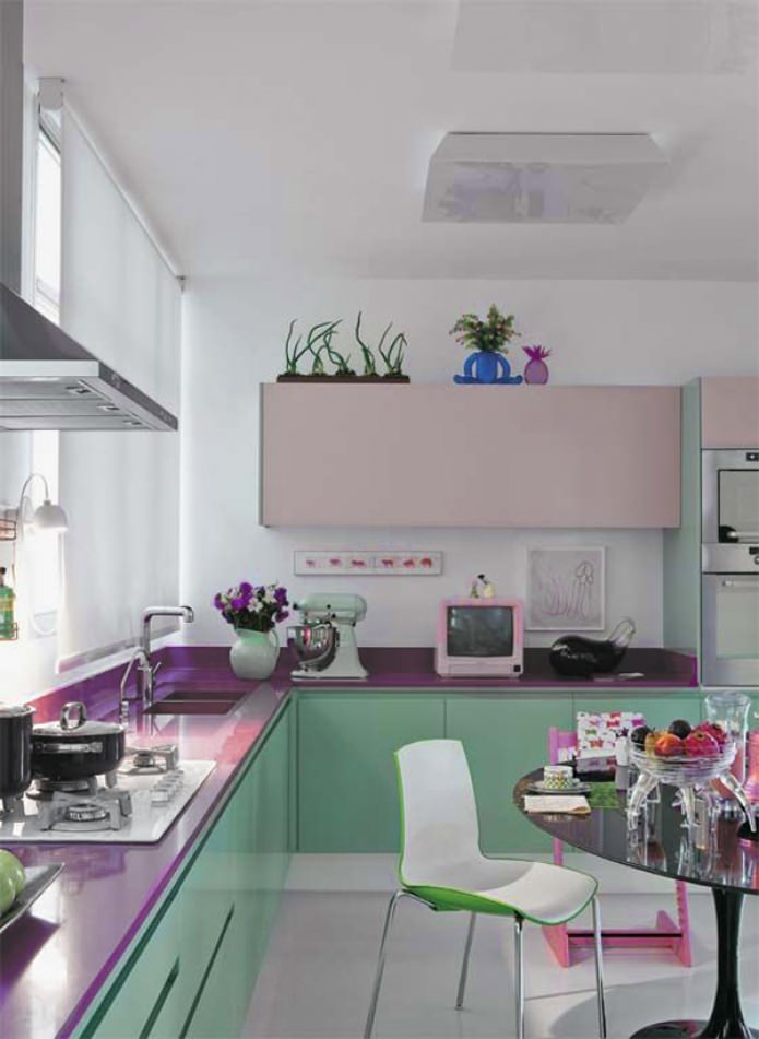 Cucina menta e lilla