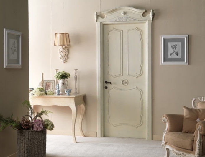 Cornici per porte intagliate