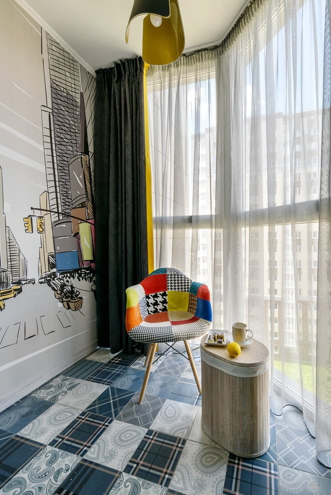 piastrelle per pavimenti all'interno del balcone