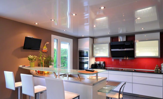 Soffitto teso lucido in cucina