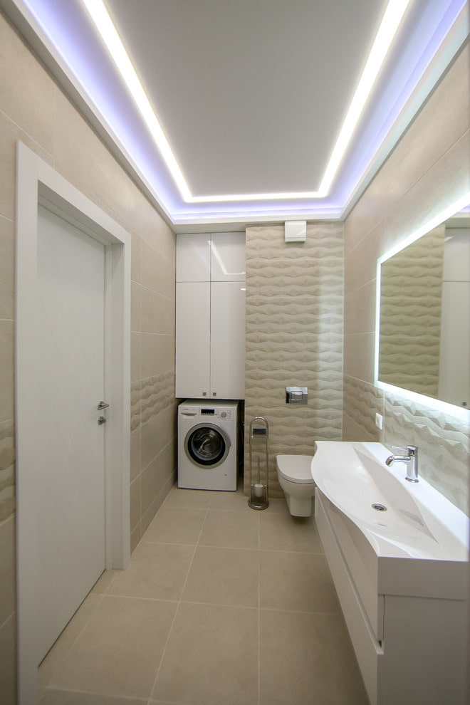 soffitto teso galleggiante nel bagno
