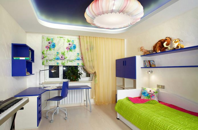 soffitto teso a due livelli nella cameretta dei bambini