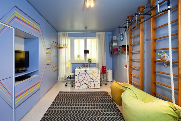 rivestimento blu del soffitto nella cameretta dei bambini
