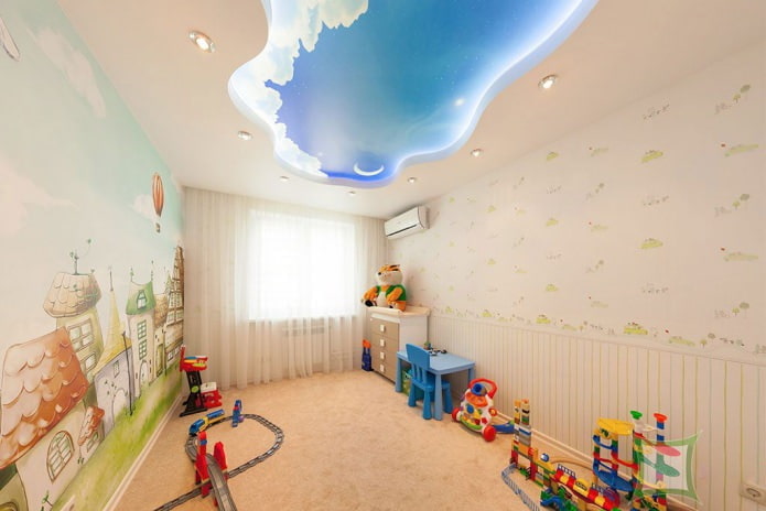 soffitto teso a nuvola nella cameretta per bambini