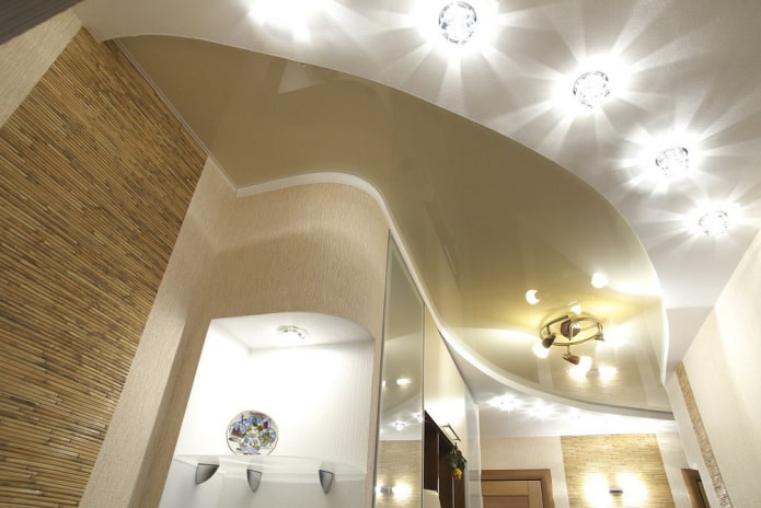 soffitto teso in combinazione con cartongesso
