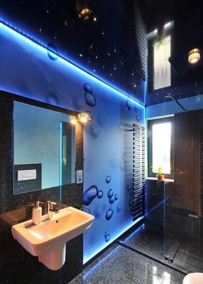 soffitto teso scuro