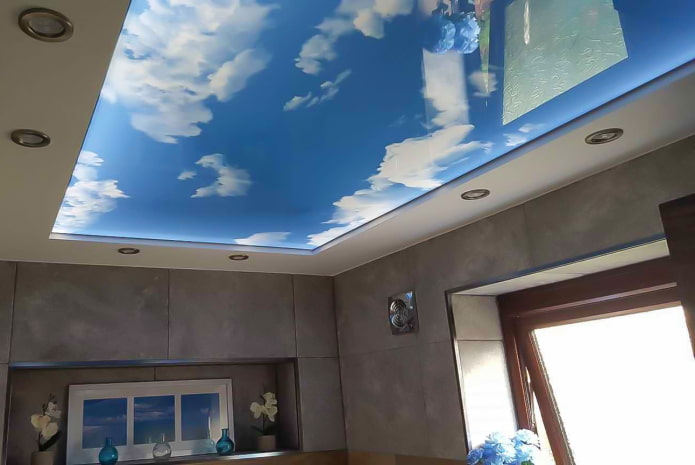 soffitto con l'immagine del cielo