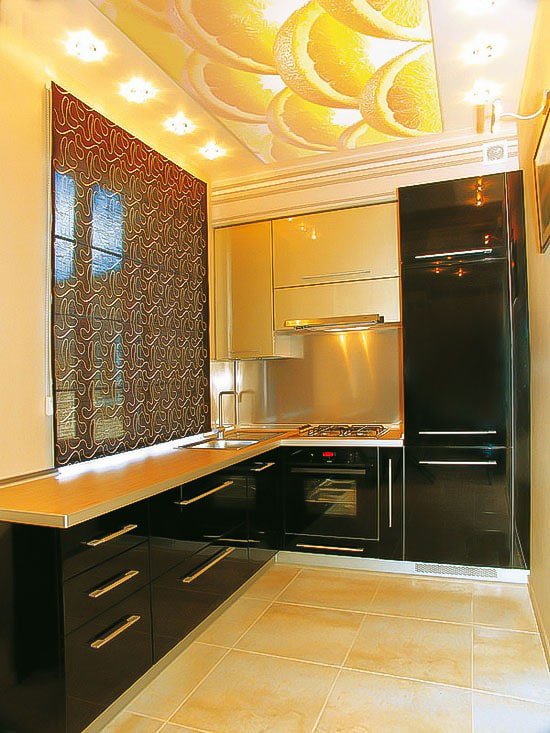 soffitto con l'immagine di limoni in cucina