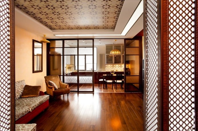soffitto teso in stile orientale