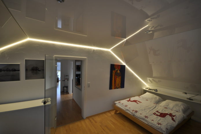 soffitto teso in soffitta