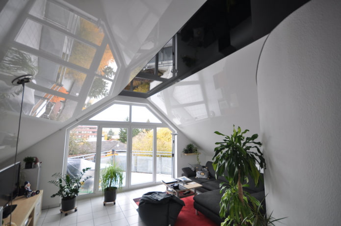 soffitto teso in soffitta