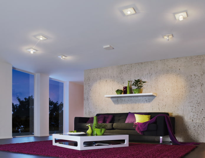 struttura di tensione con lampadine all'interno