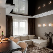 Soffitti tesi nel soggiorno: tipologie, design, illuminazione, 60 foto nell'interno-6