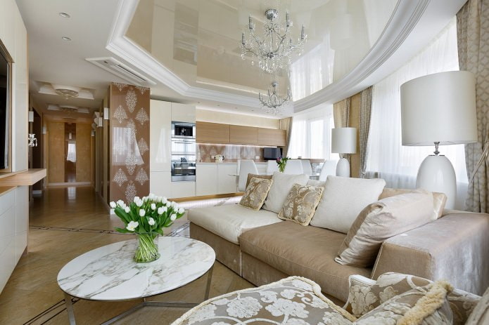 Soffitto beige e bianco