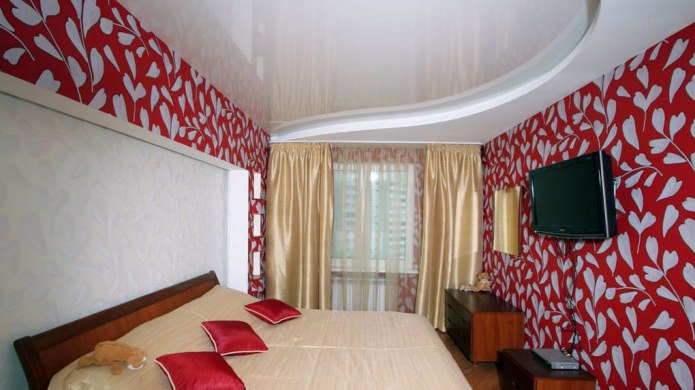 soffitto teso a due livelli nell'interno della camera da letto