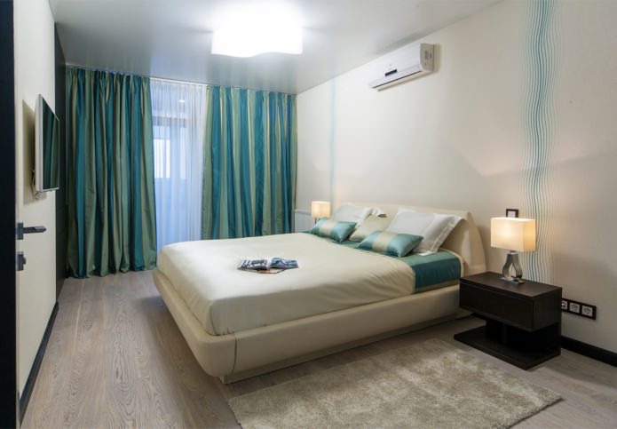 Progettazione della camera da letto con un soffitto teso
