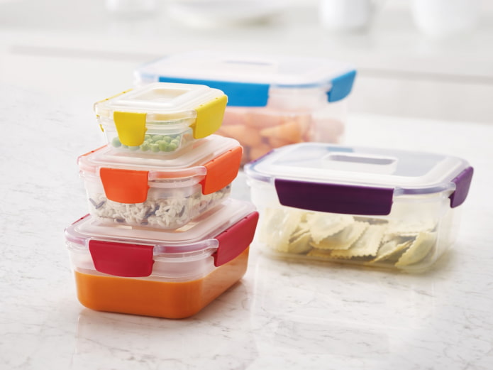 Contenitori di plastica