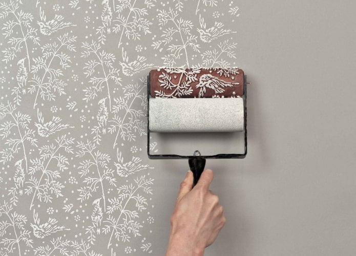 lavorare con un rullo per stencil