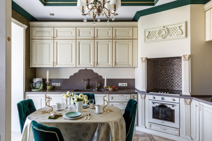 interno della cucina in stile neoclassico