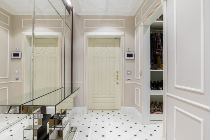 design delle porte negli interni in stile neoclassico